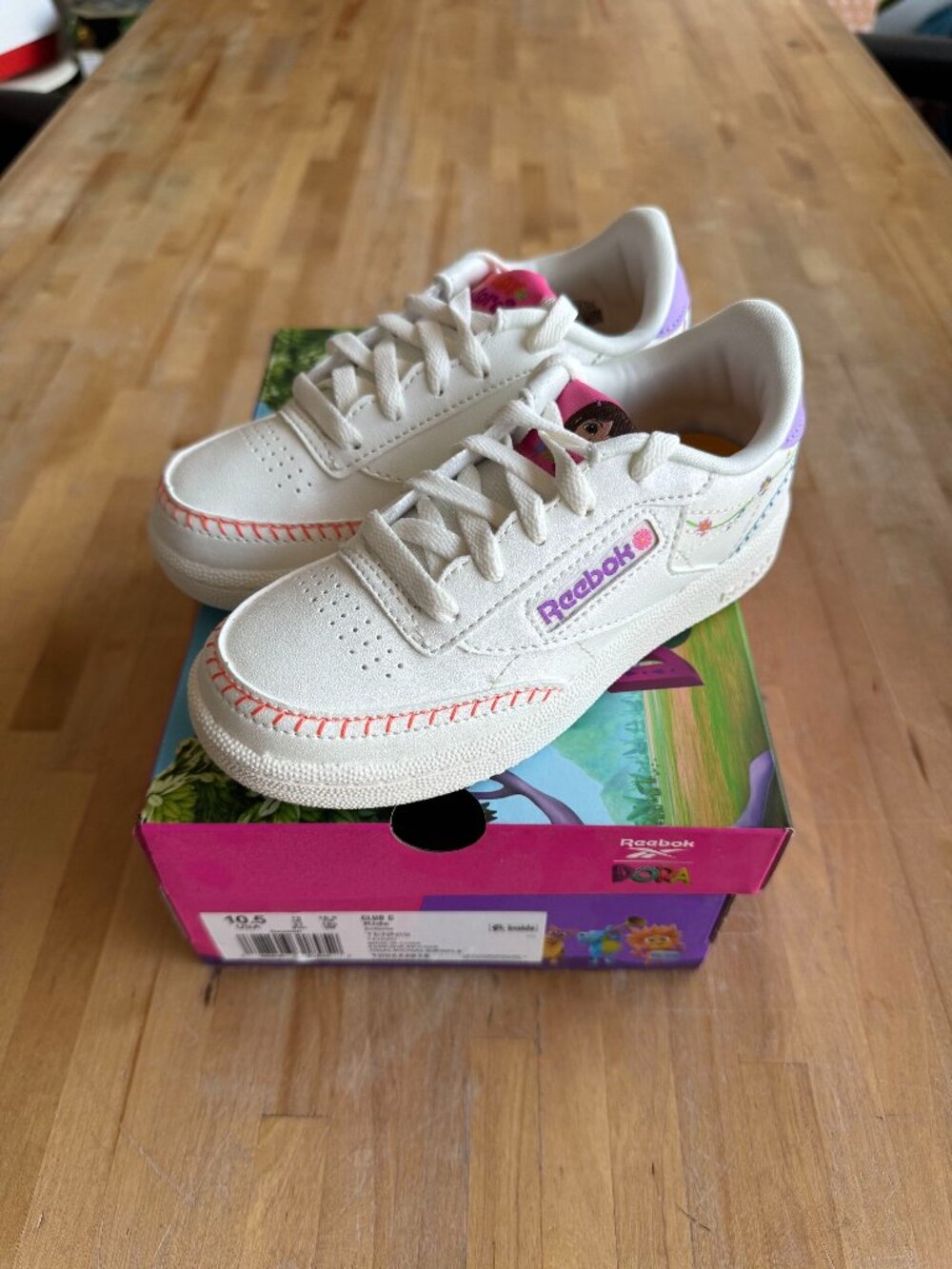 Dora The Explorer x Reebok Club C Sz 10.5